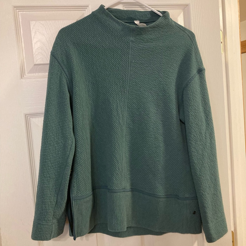 Lululemon pull over with side zip detail